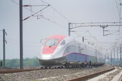 Kereta Cepat Jakarta-Bandung Bakal Dilanjutkan ke Surabaya
